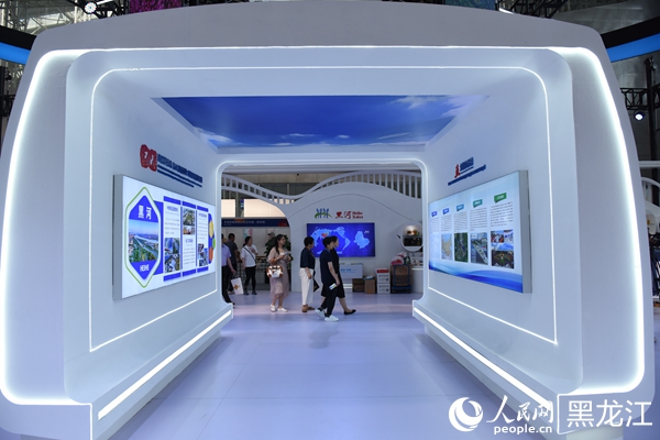 “相信这里的发展会越来越好”