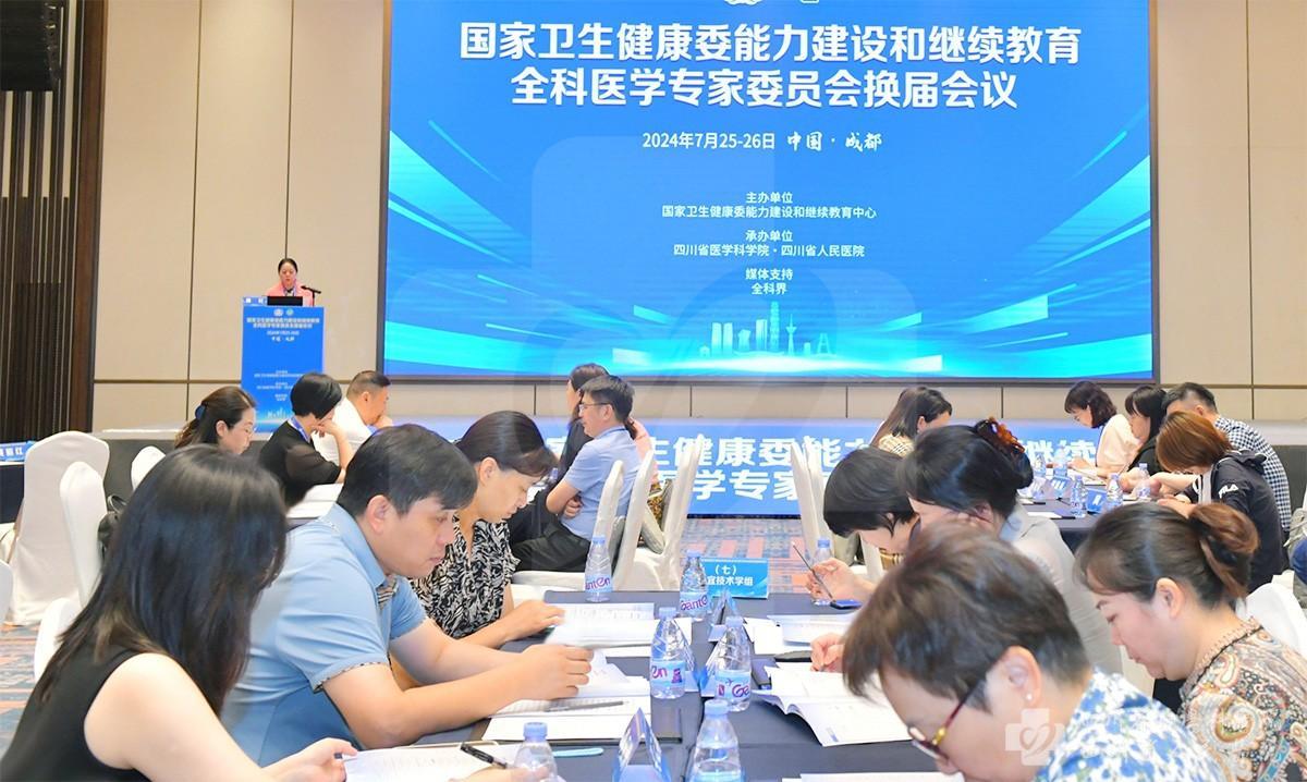 从“家门口”就业到“AI+人社”广西绘就人社惠民利企新图景(图1)